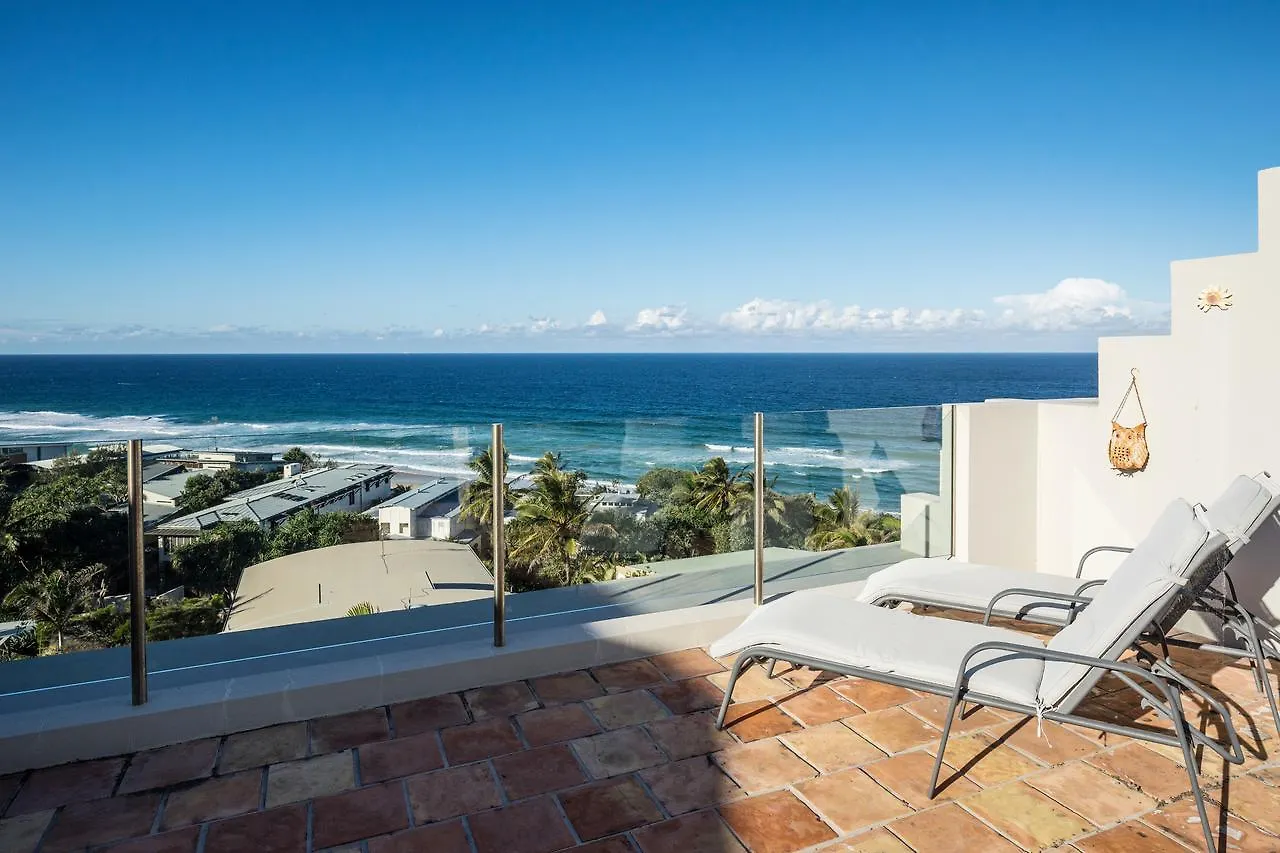 Tuscan Inspired Townhouse Minutes From The Beach صن شاين بيتش أستراليا